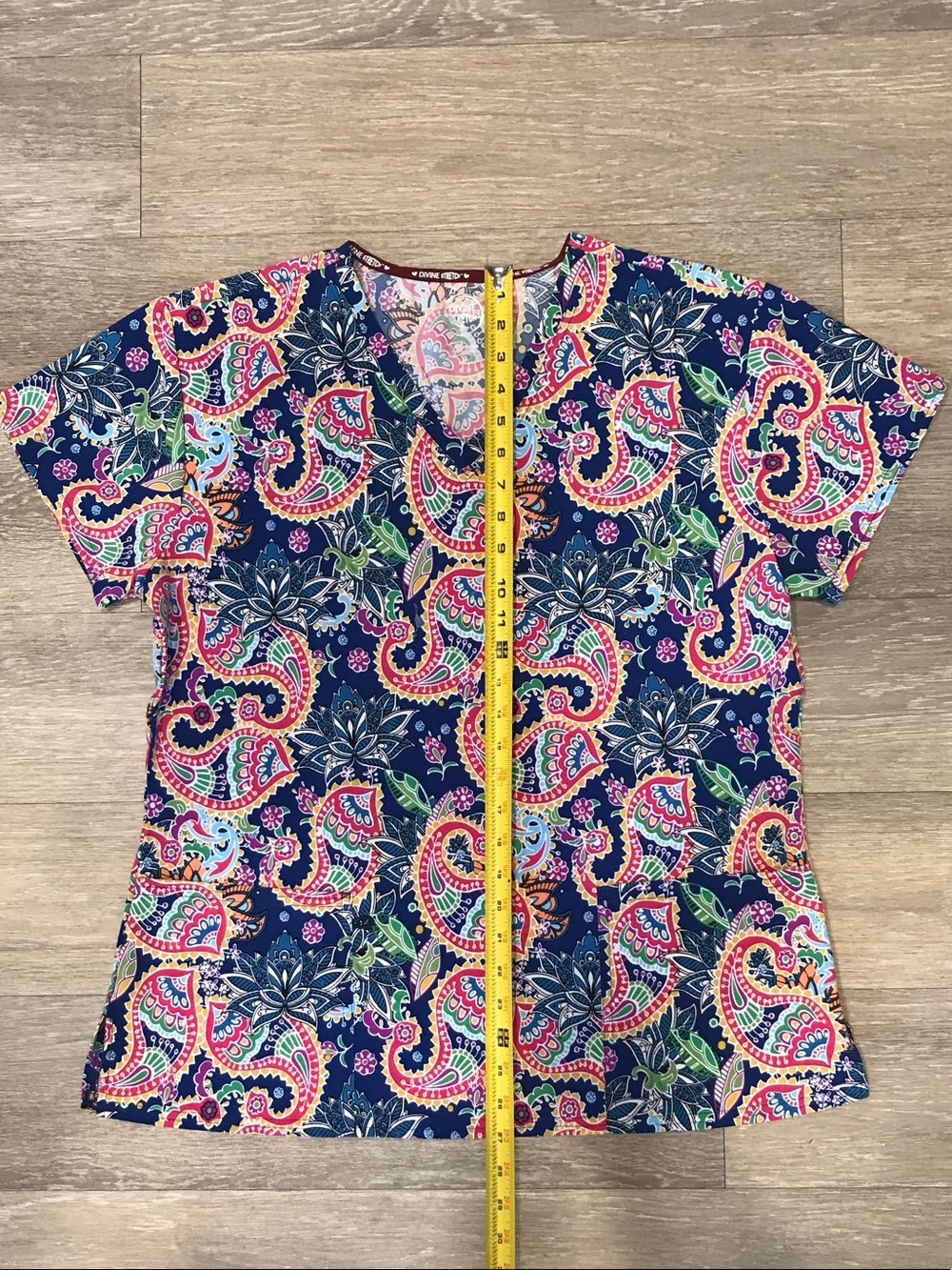 Divine Stretch Scrub V Neck Navy Paisley